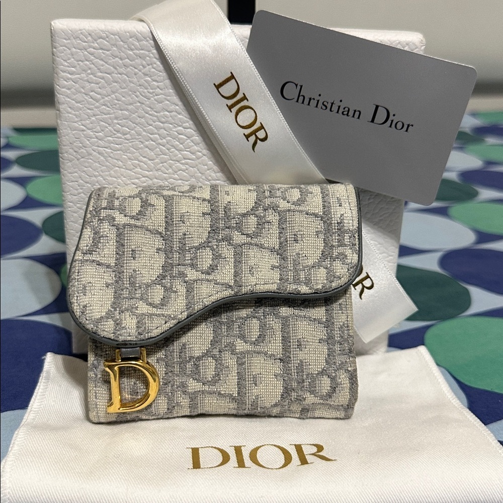 Dior Saddle Compact Tri-Fold Wallet - Picture 2 of 15
